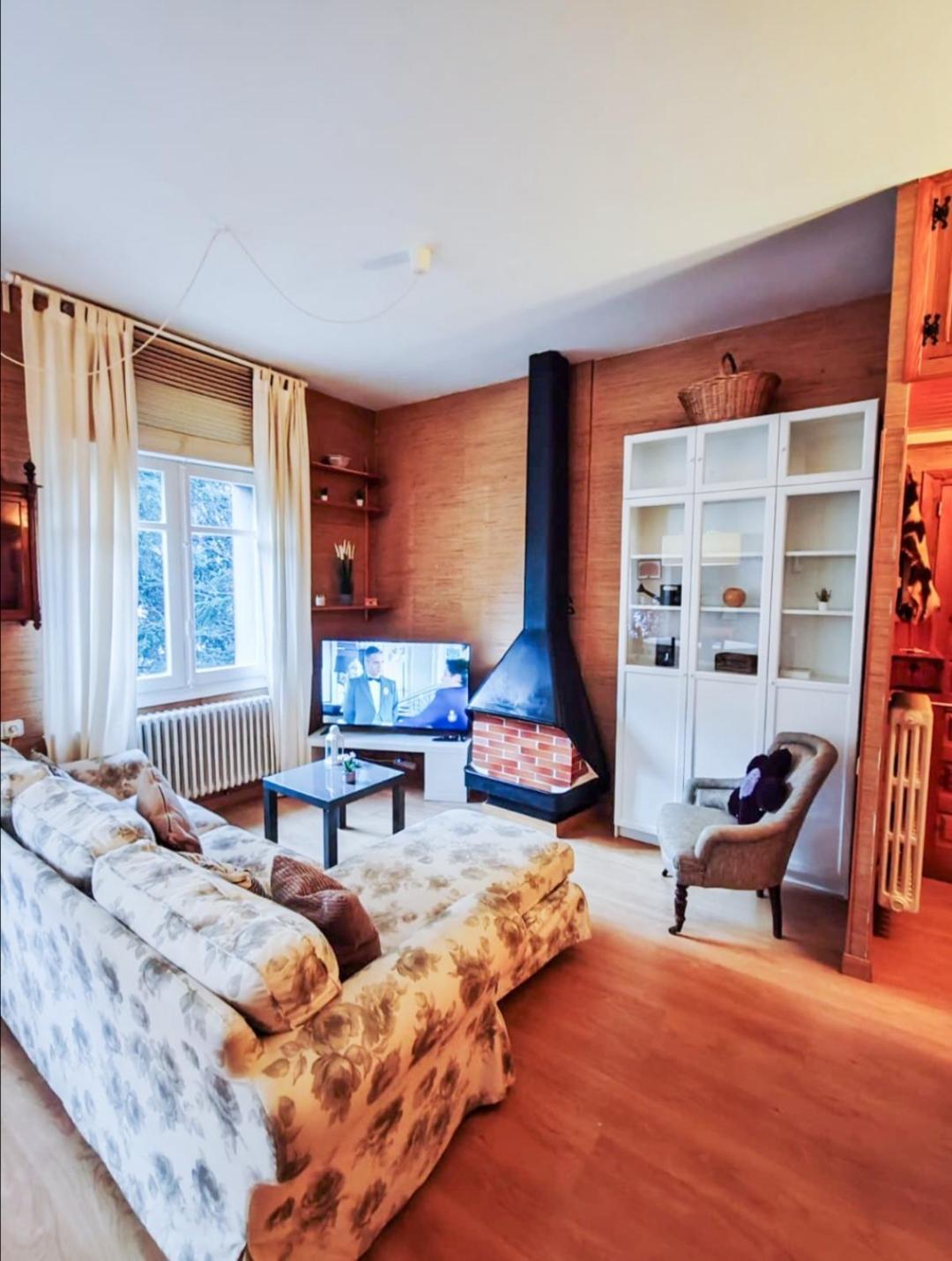 Piso En Escarrilla - 3 Habitaciones Εξωτερικό φωτογραφία